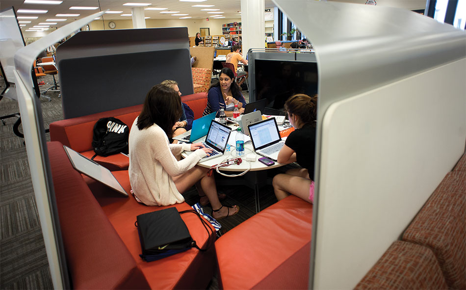 Virginia Tech students in Newman Library