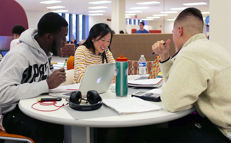 Virginia Tech students in Newman Library