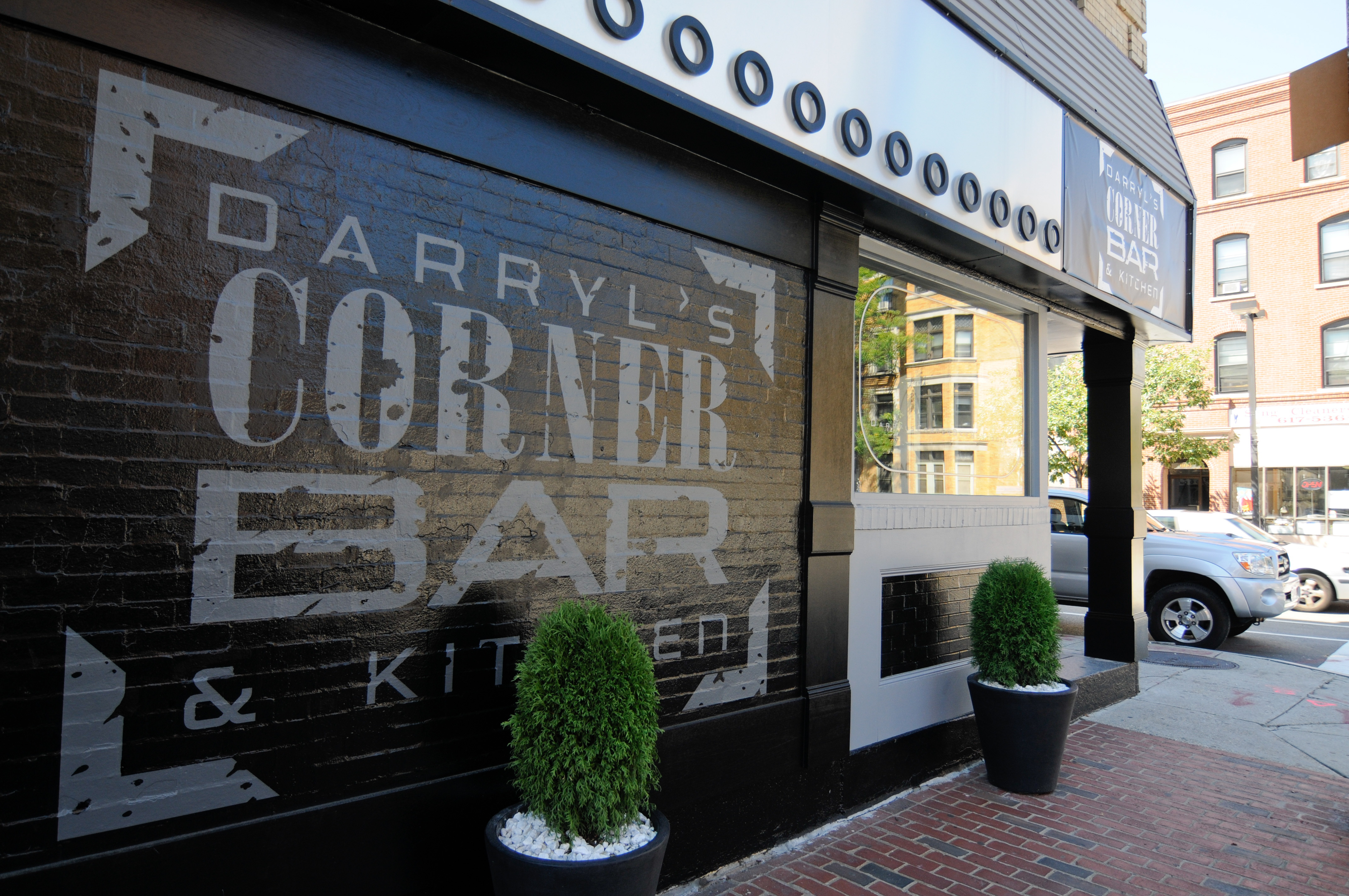 Darryls Corner Bar
