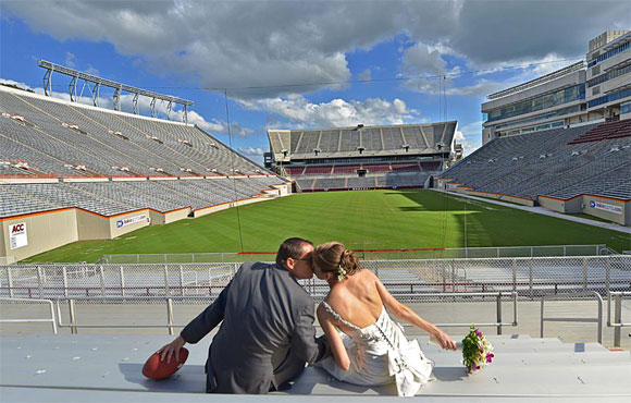 Robert Brent DiGiacomo '03 and Stacey E. Vidt '03),